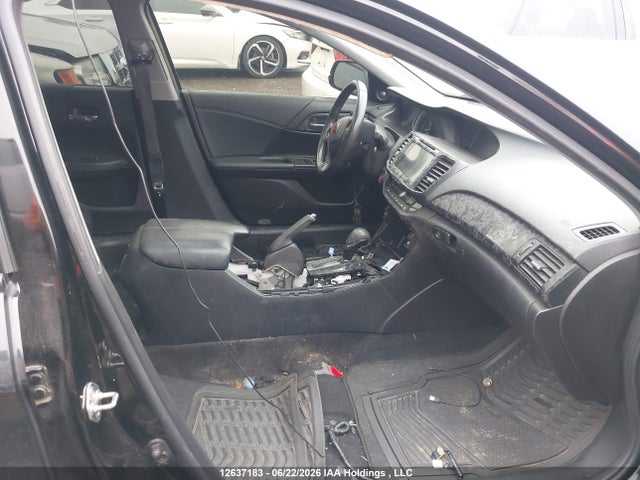 2017 Honda Accord Touring მანქანა იყიდება აუქციონზე, vin: 1HGCR3F99HA801690, აუქციონის ნომერი: 12637183