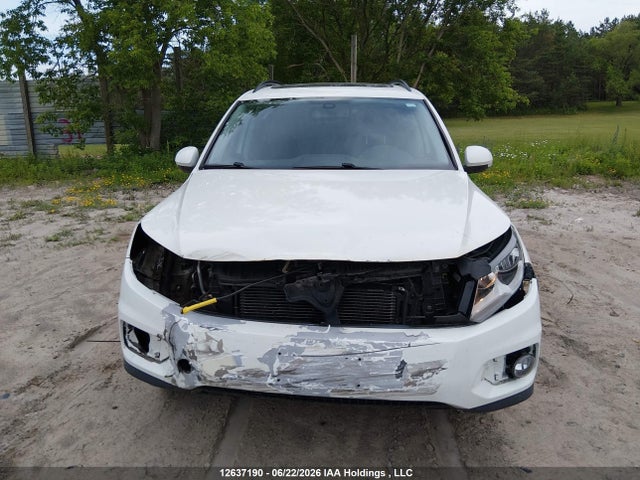 Aukcja sprzedaży 2016 Volkswagen Tiguan Comfort/high/r-line/sp Ed, vin: WVGJV7AX9GW580023, numer aukcji: 12637190