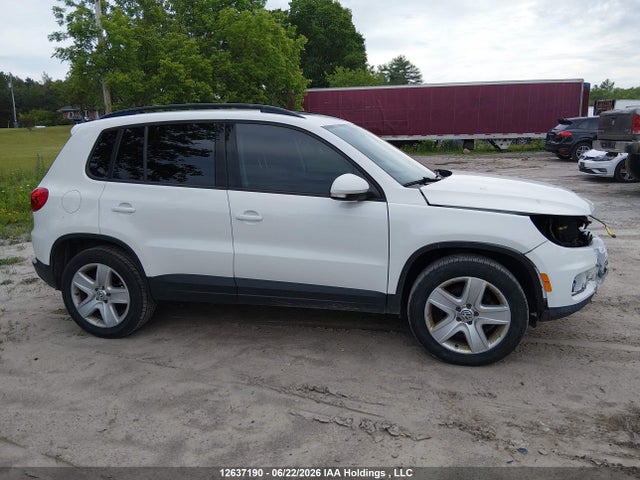 Aukcja sprzedaży 2016 Volkswagen Tiguan Comfort/high/r-line/sp Ed, vin: WVGJV7AX9GW580023, numer aukcji: 12637190