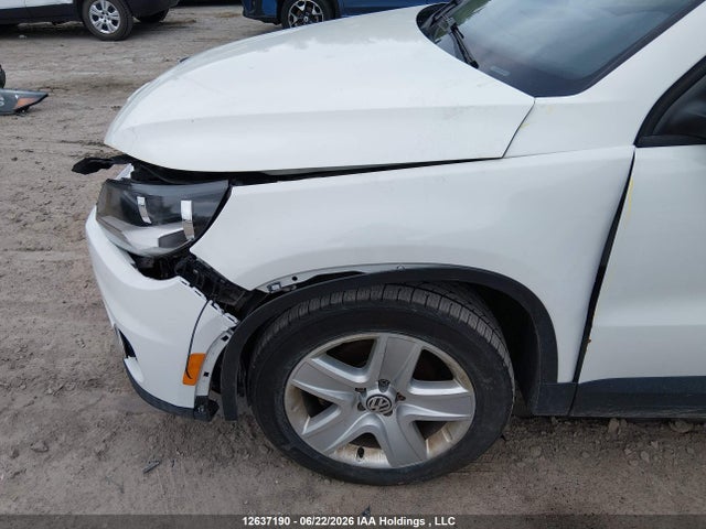 Aukcja sprzedaży 2016 Volkswagen Tiguan Comfort/high/r-line/sp Ed, vin: WVGJV7AX9GW580023, numer aukcji: 12637190