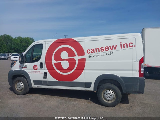 12637197 :رقم المزاد ، 3C6TRVAG9FE510429 vin ، 2015 Ram Promaster 1500 Low Roof مزاد بيع