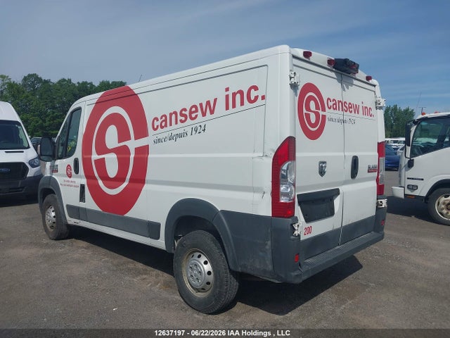 12637197 :رقم المزاد ، 3C6TRVAG9FE510429 vin ، 2015 Ram Promaster 1500 Low Roof مزاد بيع