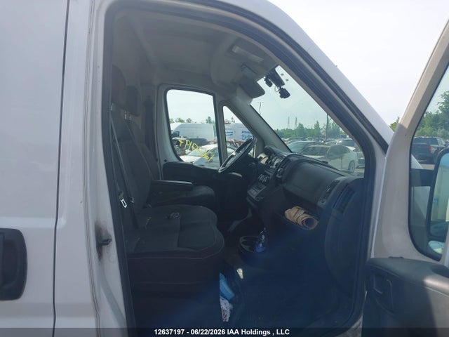 12637197 :رقم المزاد ، 3C6TRVAG9FE510429 vin ، 2015 Ram Promaster 1500 Low Roof مزاد بيع
