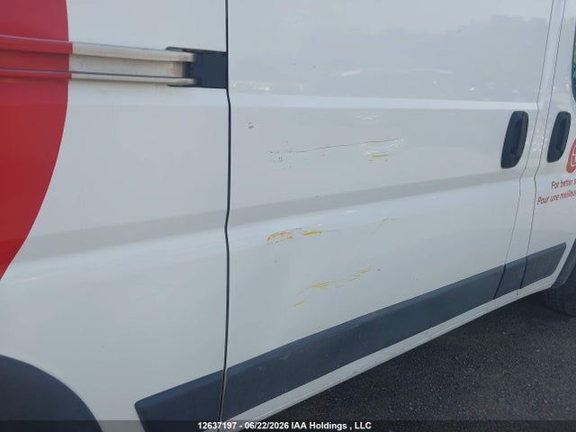12637197 :رقم المزاد ، 3C6TRVAG9FE510429 vin ، 2015 Ram Promaster 1500 Low Roof مزاد بيع