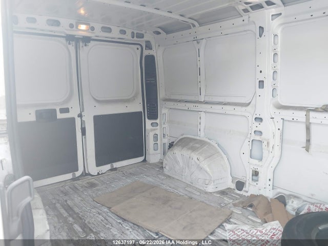 12637197 :رقم المزاد ، 3C6TRVAG9FE510429 vin ، 2015 Ram Promaster 1500 Low Roof مزاد بيع