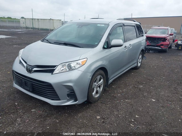 Toyota SIENNA LE 2020 5TDKZ3DC5LS079848 Image 2