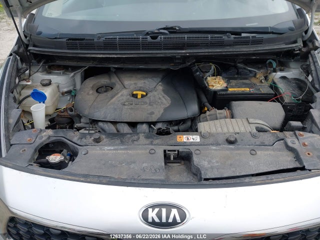 12637356 :رقم المزاد ، KNAHT8A3XH7180606 vin ، 2017 Kia Rondo مزاد بيع