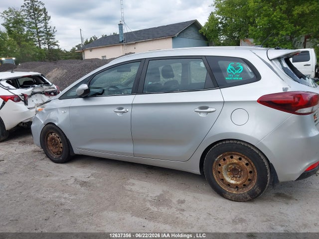 12637356 :رقم المزاد ، KNAHT8A3XH7180606 vin ، 2017 Kia Rondo مزاد بيع