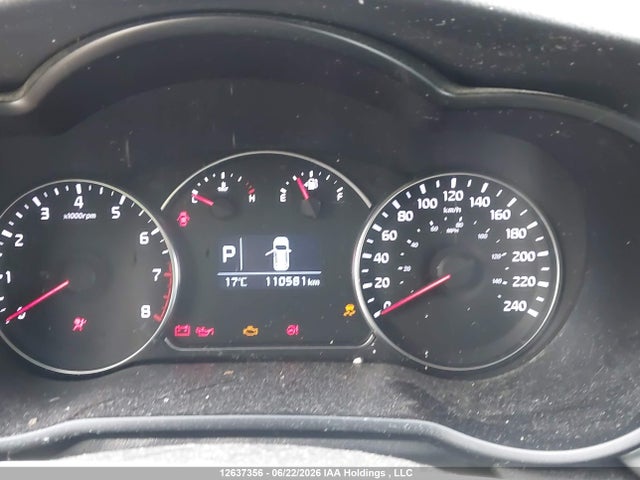 12637356 :رقم المزاد ، KNAHT8A3XH7180606 vin ، 2017 Kia Rondo مزاد بيع