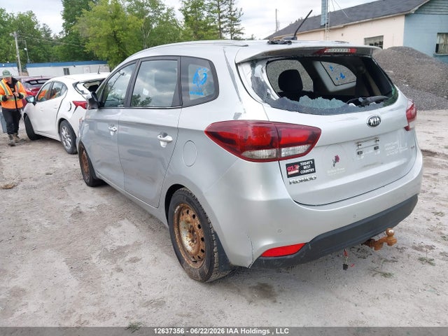 12637356 :رقم المزاد ، KNAHT8A3XH7180606 vin ، 2017 Kia Rondo مزاد بيع