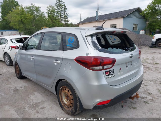 12637356 :رقم المزاد ، KNAHT8A3XH7180606 vin ، 2017 Kia Rondo مزاد بيع