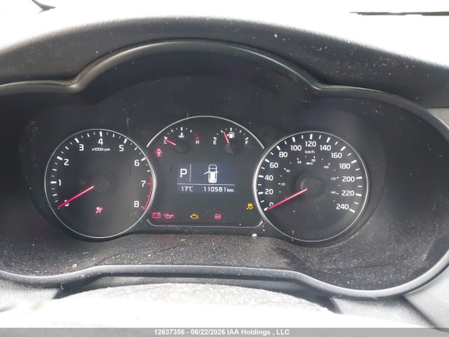 12637356 :رقم المزاد ، KNAHT8A3XH7180606 vin ، 2017 Kia Rondo مزاد بيع