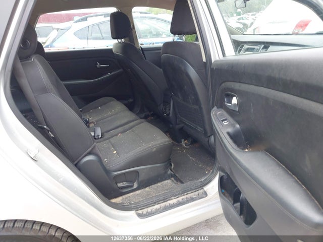 12637356 :رقم المزاد ، KNAHT8A3XH7180606 vin ، 2017 Kia Rondo مزاد بيع