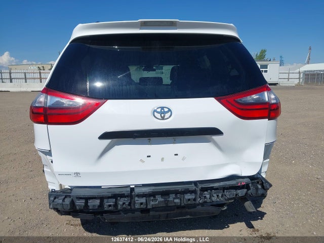 12637412 :رقم المزاد ، 5TDZZ3DC4LS074459 vin ، 2020 Toyota Sienna L مزاد بيع