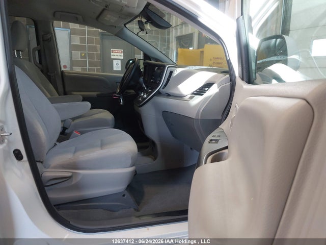 12637412 :رقم المزاد ، 5TDZZ3DC4LS074459 vin ، 2020 Toyota Sienna L مزاد بيع