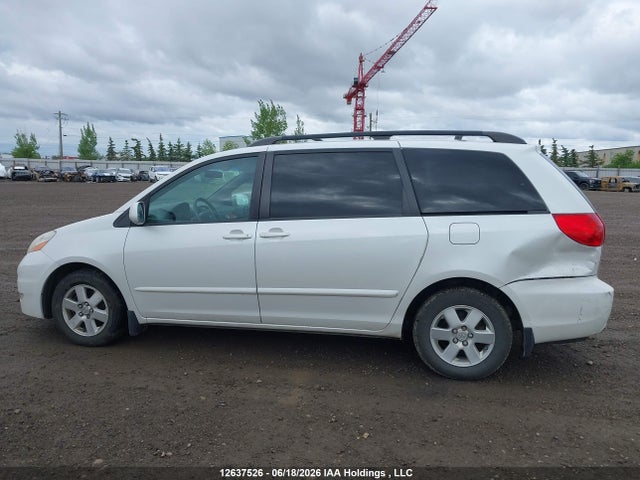 2008 Toyota Sienna Le 7 Passenger მანქანა იყიდება აუქციონზე, vin: 5TDZK23C98S110637, აუქციონის ნომერი: 12637526