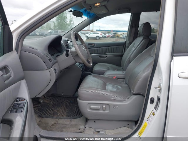 2008 Toyota Sienna Le 7 Passenger მანქანა იყიდება აუქციონზე, vin: 5TDZK23C98S110637, აუქციონის ნომერი: 12637526