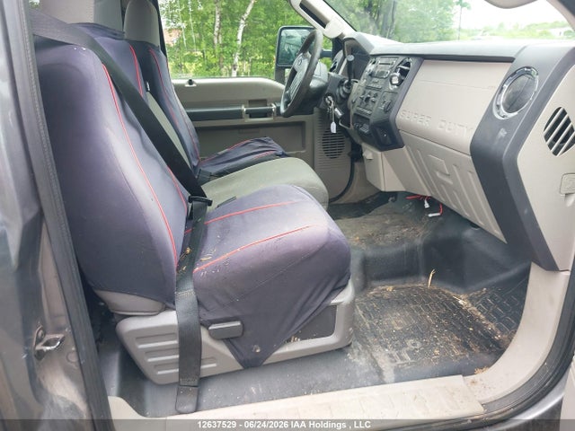 12637529 :رقم المزاد ، 1FTNF2B56AEA54576 vin ، 2010 Ford F-250 Xl/xlt مزاد بيع