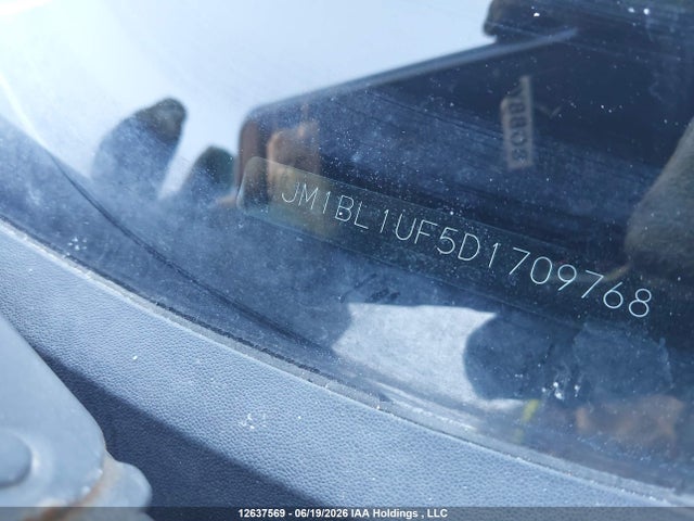 2013 Mazda Mazda3 მანქანა იყიდება აუქციონზე, vin: JM1BL1UF5D1709768, აუქციონის ნომერი: 12637569
