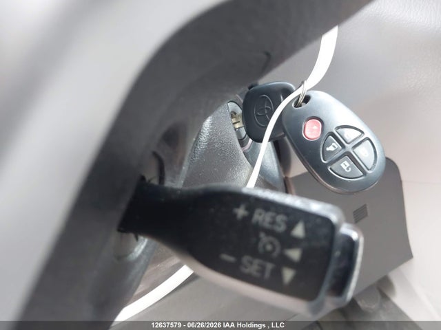 5TDKK3DC9FS606167 Toyota SIENNA LE