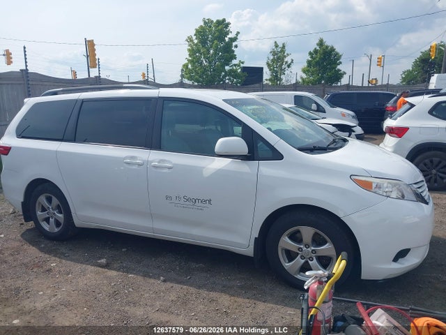 Toyota SIENNA LE 2015 5TDKK3DC9FS606167 Image 13