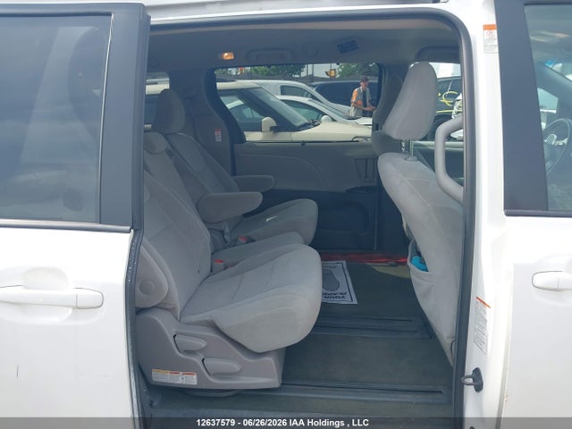 Toyota SIENNA LE 2015 5TDKK3DC9FS606167 Image 8