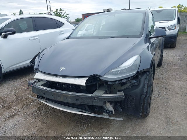 Tesla Model Y Long Range 2023 7SAYGAEE0PF593527 Image 2