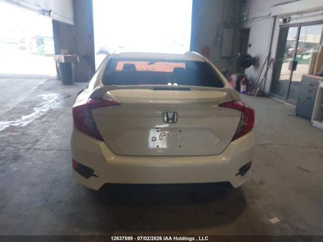 Продажа на аукционе авто 2018 Honda Civic Ex, vin: 2HGFC2F87JH024692, номер лота: 12637599