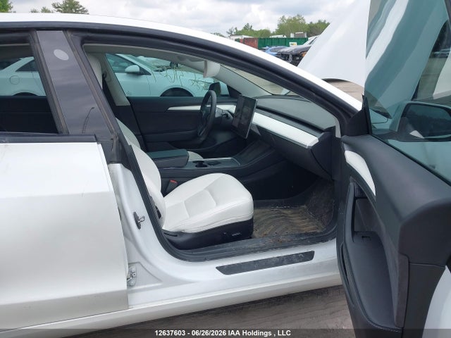 5YJ3E1EC0NF160878 Tesla Model 3 Performance