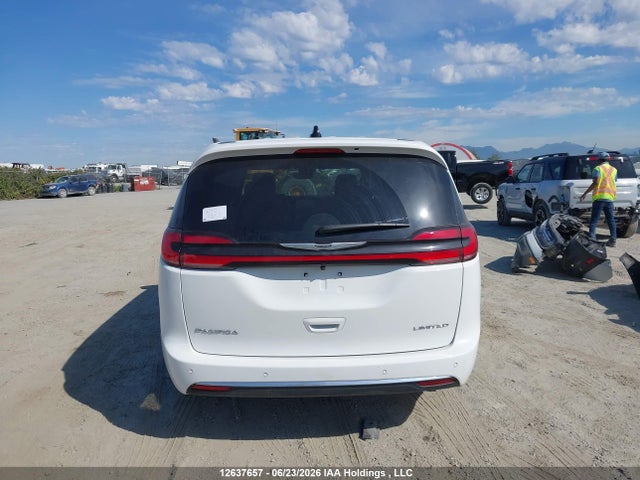 Chrysler Pacifica Limited 2026 2C4RC1GG7TR279044 Image 17