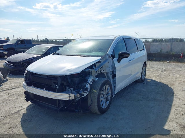 Chrysler Pacifica Limited 2026 2C4RC1GG7TR279044 Image 2