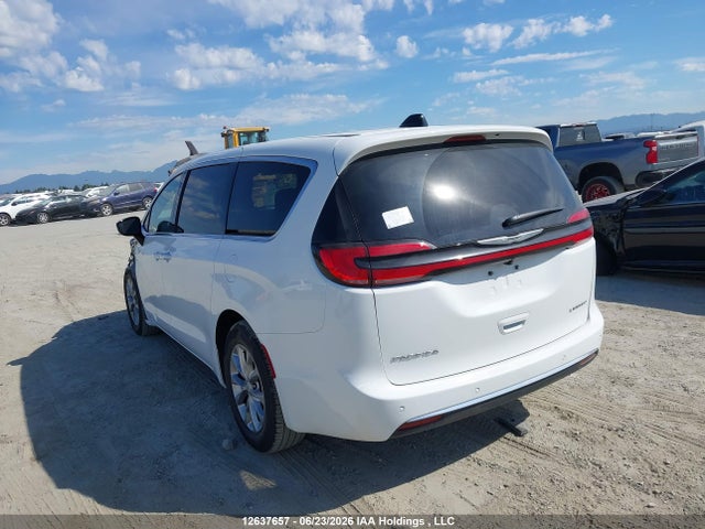 Chrysler Pacifica Limited 2026 2C4RC1GG7TR279044 Image 3