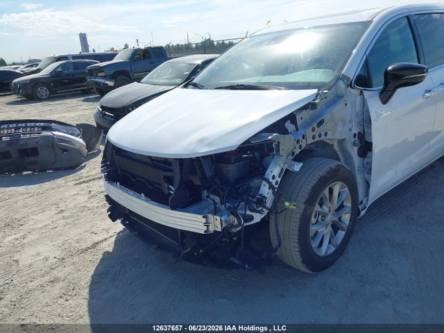 Chrysler Pacifica Limited 2026 2C4RC1GG7TR279044 Image 6