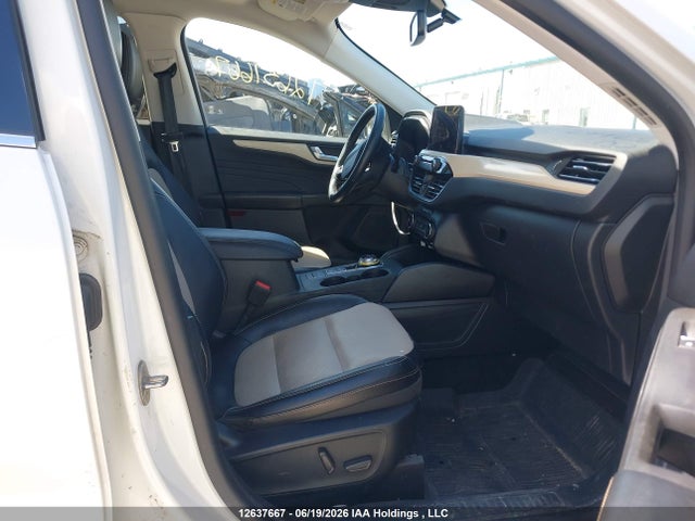 12637667 :رقم المزاد ، 1FMCU9DZ6MUA61085 vin ، 2021 Ford Escape Titanium Hybrid مزاد بيع