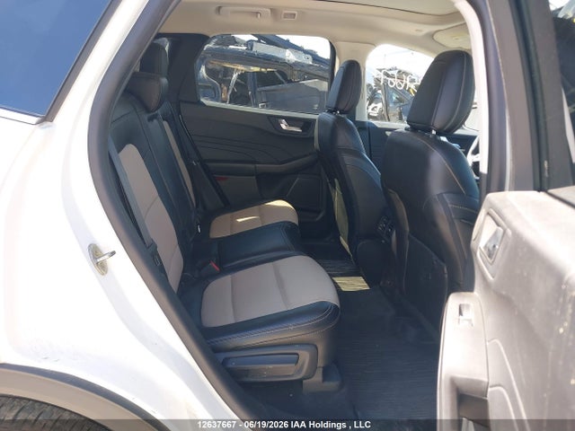 12637667 :رقم المزاد ، 1FMCU9DZ6MUA61085 vin ، 2021 Ford Escape Titanium Hybrid مزاد بيع