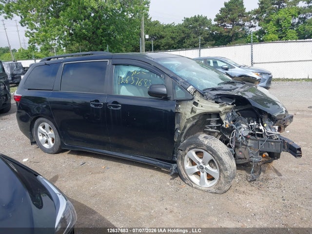 Toyota SIENNA LE 2020 5TDKZ3DC1LS079930 Image 13