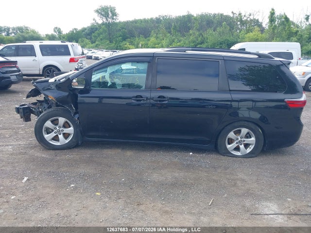 5TDKZ3DC1LS079930 Toyota SIENNA LE