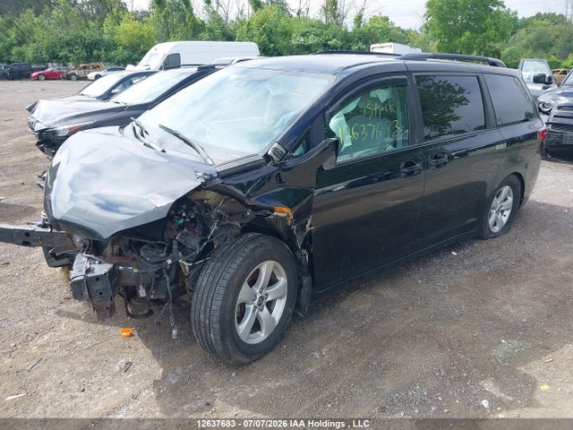 Toyota SIENNA LE 2020 5TDKZ3DC1LS079930 Image 2