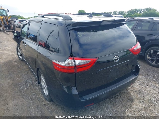 Toyota SIENNA LE 2020 5TDKZ3DC1LS079930 Image 3