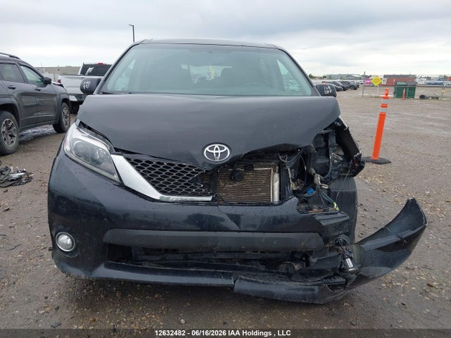 12632482 :رقم المزاد ، 5TDXK3DC7FS598348 vin ، 2015 Toyota Sienna Se 8 Passenger مزاد بيع