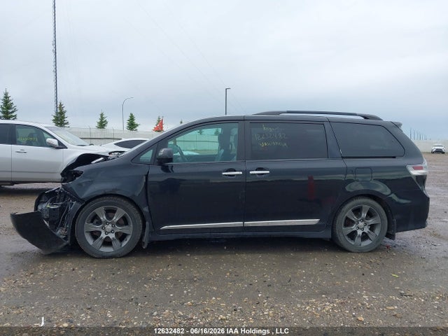 12632482 :رقم المزاد ، 5TDXK3DC7FS598348 vin ، 2015 Toyota Sienna Se 8 Passenger مزاد بيع