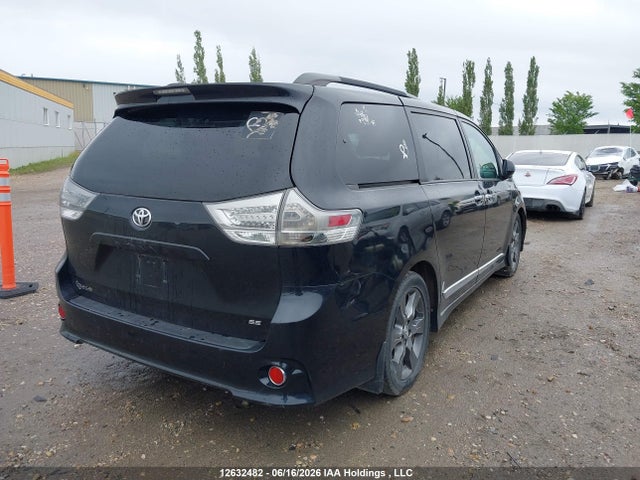 12632482 :رقم المزاد ، 5TDXK3DC7FS598348 vin ، 2015 Toyota Sienna Se 8 Passenger مزاد بيع
