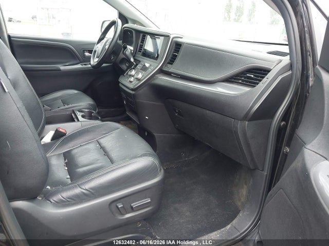 12632482 :رقم المزاد ، 5TDXK3DC7FS598348 vin ، 2015 Toyota Sienna Se 8 Passenger مزاد بيع