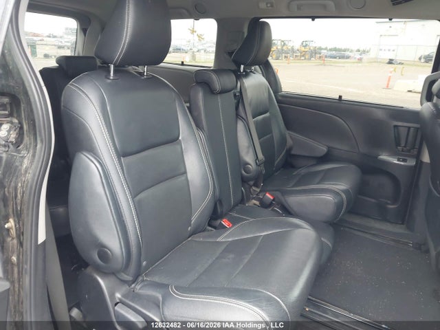 12632482 :رقم المزاد ، 5TDXK3DC7FS598348 vin ، 2015 Toyota Sienna Se 8 Passenger مزاد بيع