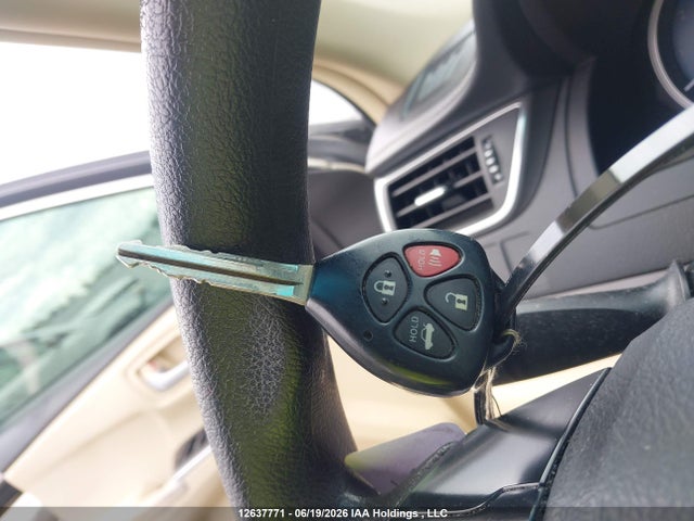 12637771 :رقم المزاد ، 4T1BF1FK3GU251020 vin ، 2016 Toyota Camry Le/xle/se/xse مزاد بيع