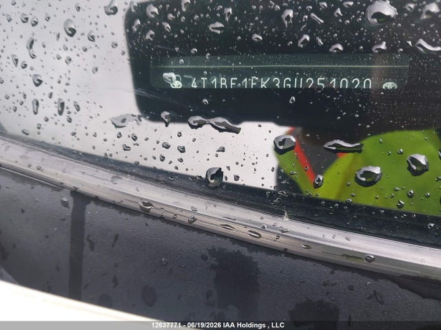 12637771 :رقم المزاد ، 4T1BF1FK3GU251020 vin ، 2016 Toyota Camry Le/xle/se/xse مزاد بيع