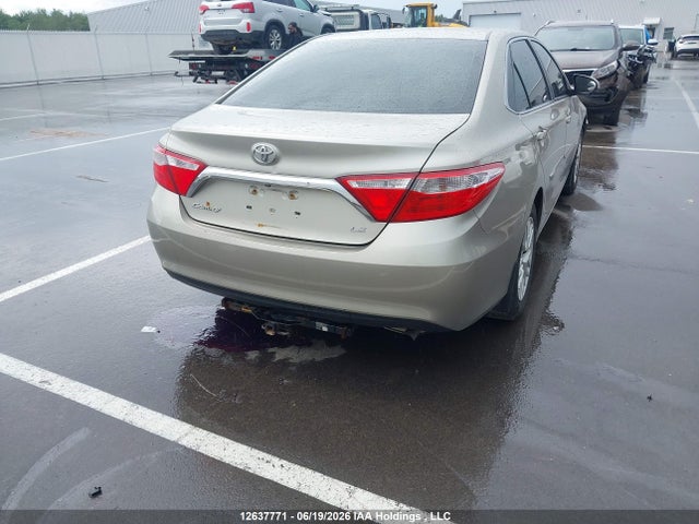 12637771 :رقم المزاد ، 4T1BF1FK3GU251020 vin ، 2016 Toyota Camry Le/xle/se/xse مزاد بيع
