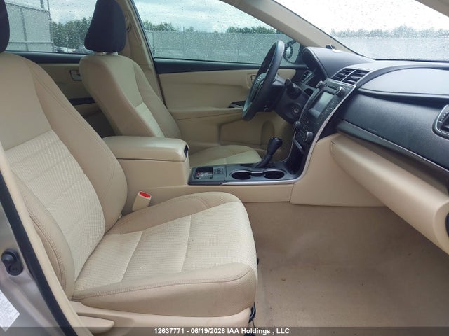 12637771 :رقم المزاد ، 4T1BF1FK3GU251020 vin ، 2016 Toyota Camry Le/xle/se/xse مزاد بيع