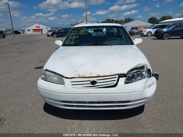1999 Toyota Camry Le/xle მანქანა იყიდება აუქციონზე, vin: JT2BG22K1X0284658, აუქციონის ნომერი: 12637875