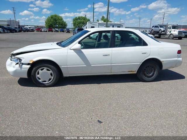 1999 Toyota Camry Le/xle მანქანა იყიდება აუქციონზე, vin: JT2BG22K1X0284658, აუქციონის ნომერი: 12637875